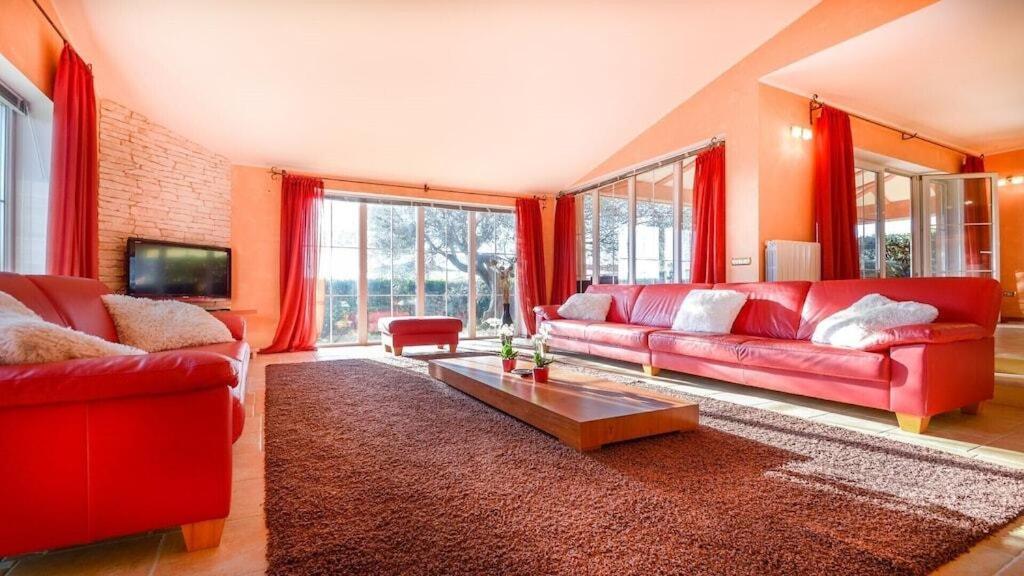 Duda - A Unique Memory Villa *